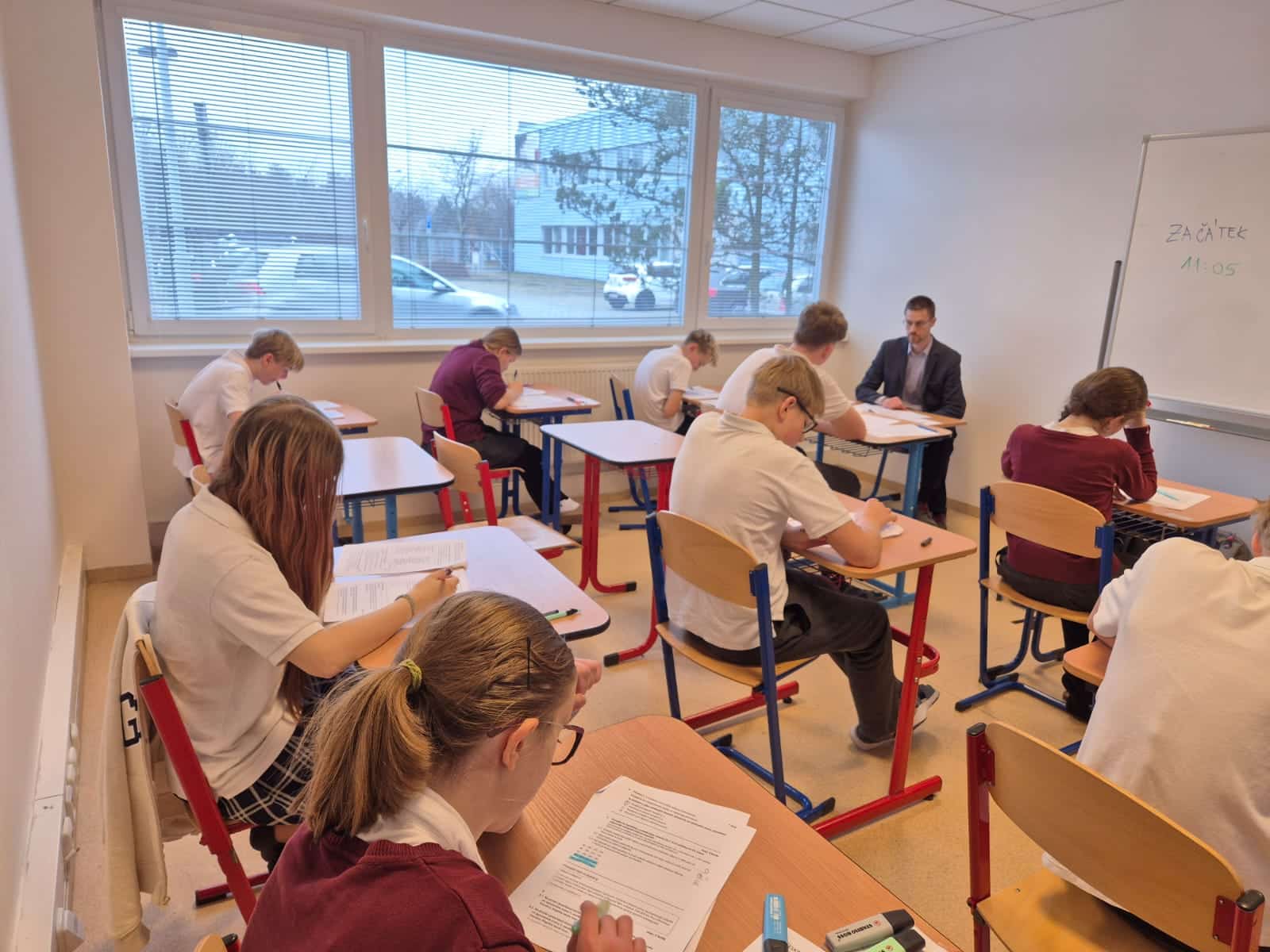 ef6db774-1136-4856-97fb-d5fadf73f7ce